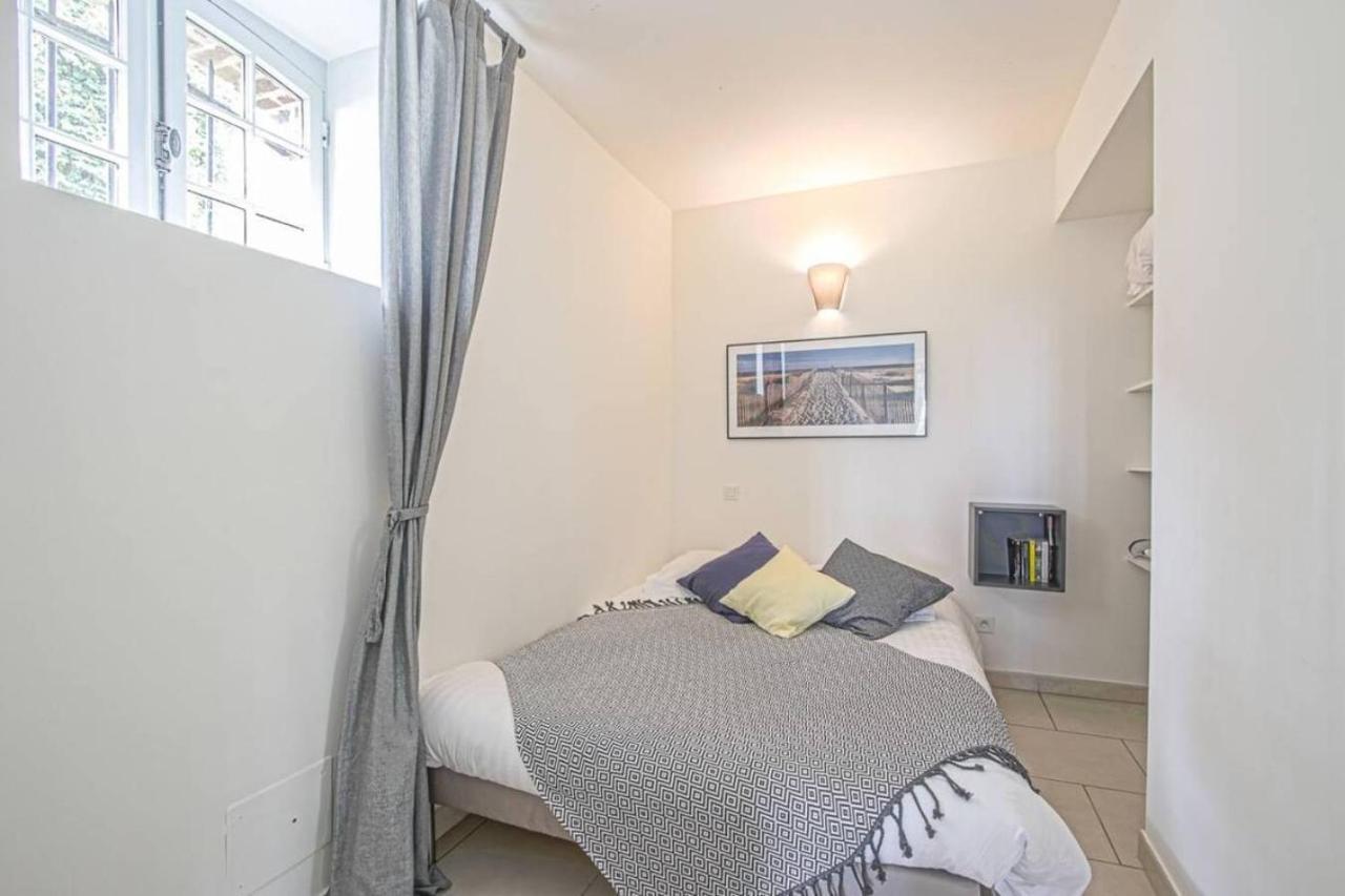 Appartement De Charme Dans Un Chateau A 5 Min D'Honfleur Gonneville-sur-Honfleur Exteriör bild