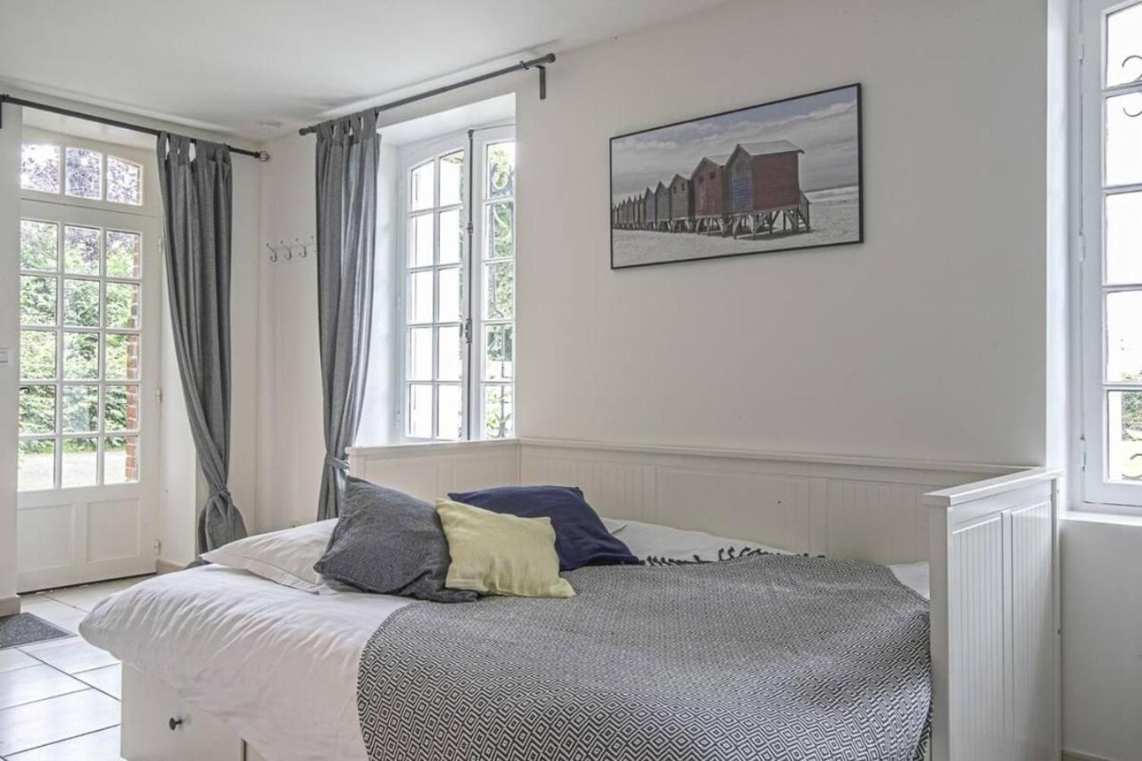 Appartement De Charme Dans Un Chateau A 5 Min D'Honfleur Gonneville-sur-Honfleur Exteriör bild